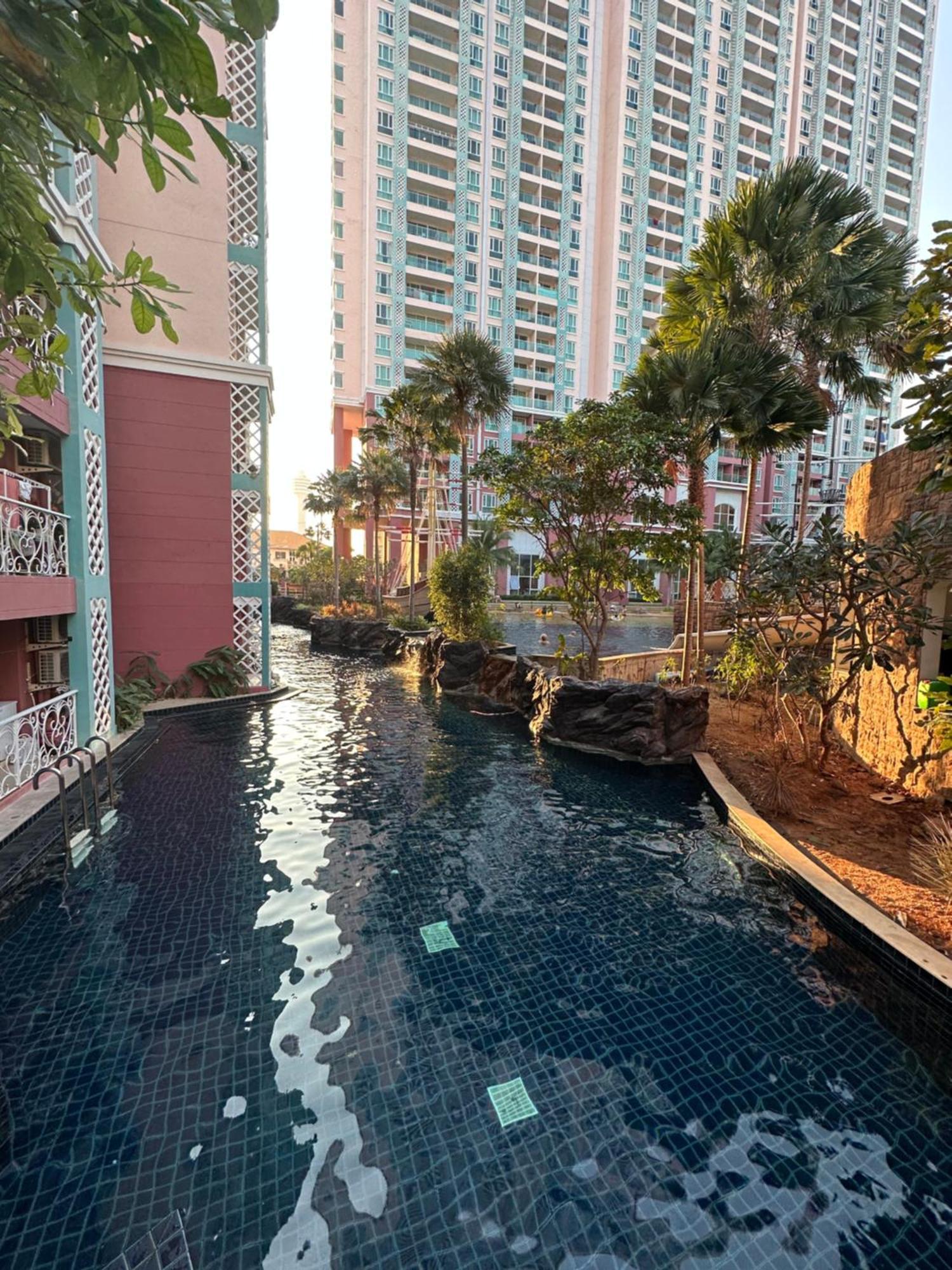 Grande Caribbean Resort Pattaya Exterior foto